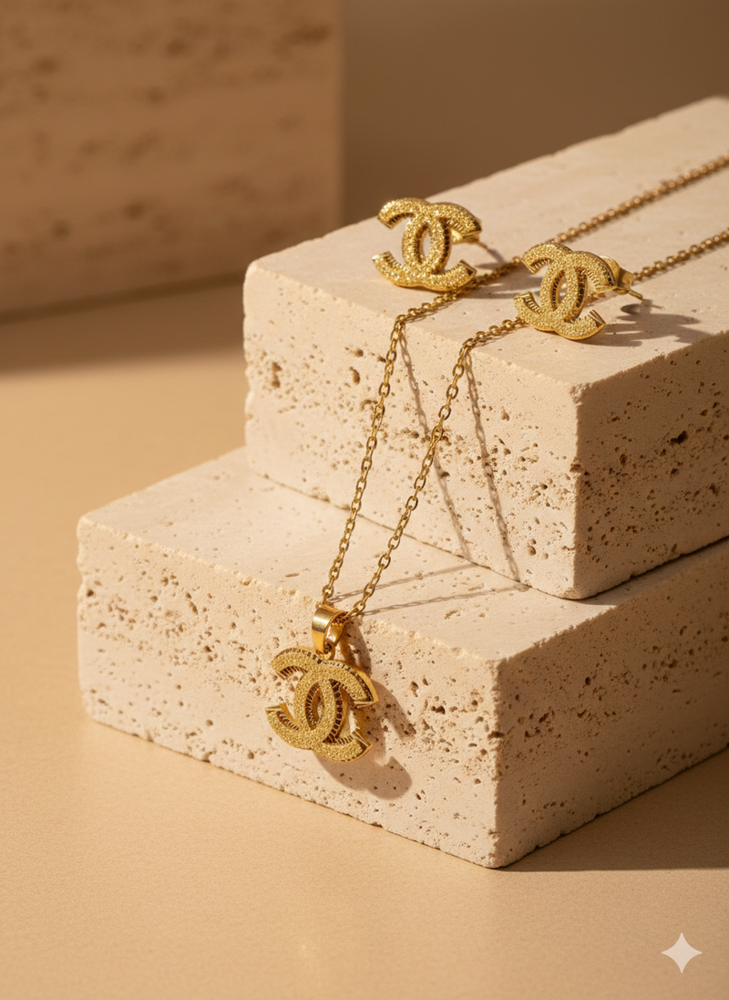 Amaura Radiant Emblem Neckset “Shimmer Icon Glow”