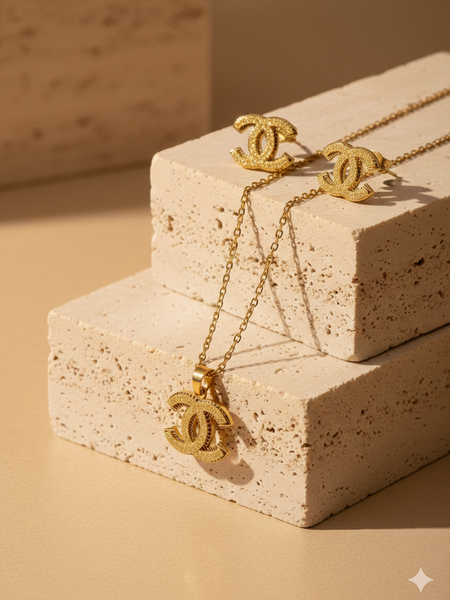 Amaura Radiant Emblem Neckset “Shimmer Icon Glow”