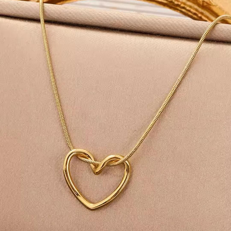 Heart Pendant with Chain / Gold Plated