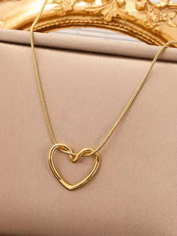 Heart Pendant with Chain / Gold Plated