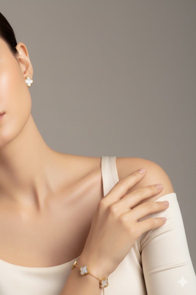 Classic Gold Bow Bracelet