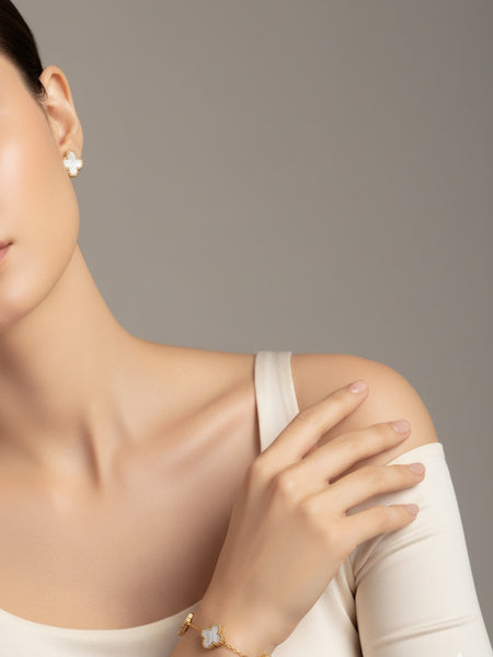 Classic Gold Bow Bracelet