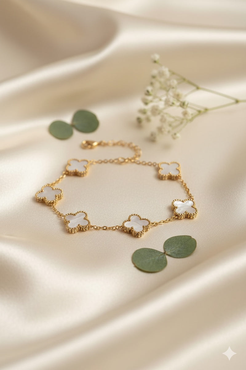 Classic Gold Bow Bracelet