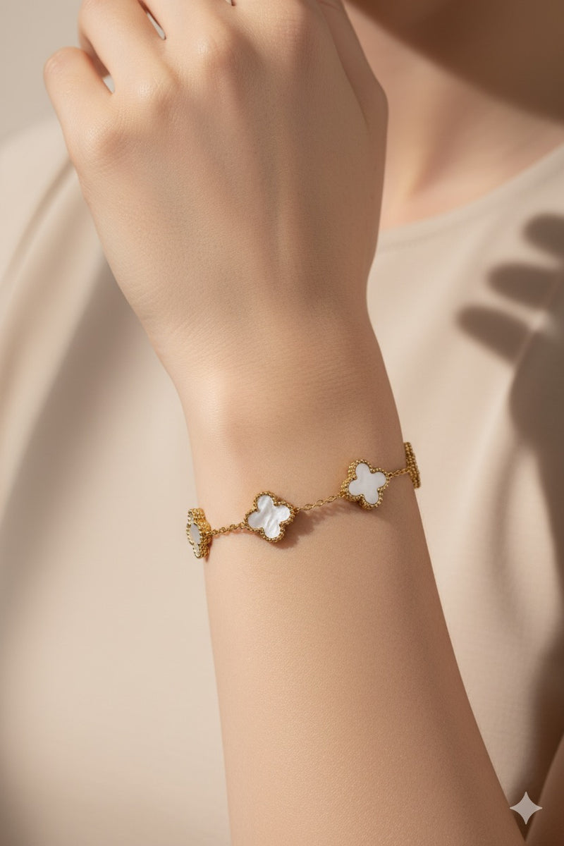 Classic Gold Bow Bracelet