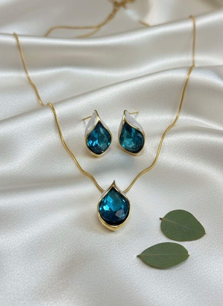Amaura Blue Oasis Necklace Set “Azure Accent Gold Set”