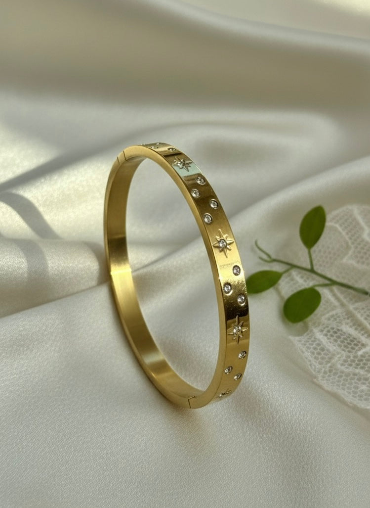 Amaura Celestial Spark Gold Kada