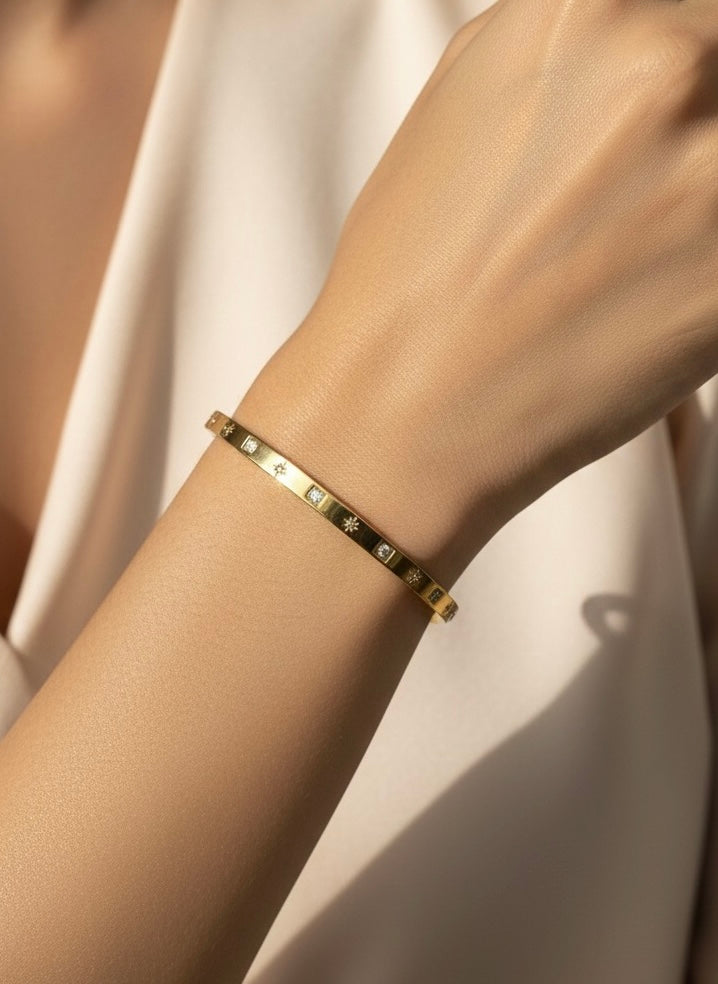 Amaura Solar Gleam Gold Kada On Hand