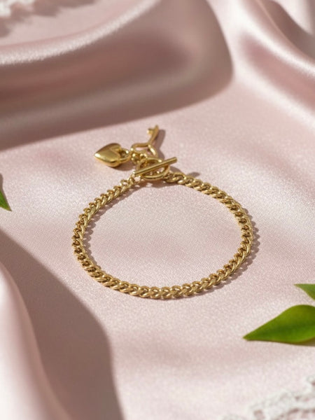 Amaura Golden Charm Link Bracelet 