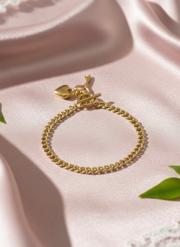Amaura Golden Charm Link Bracelet 