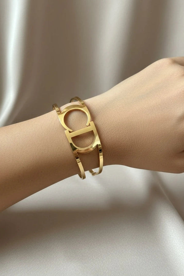 Minimalist big cuff bracelet design
