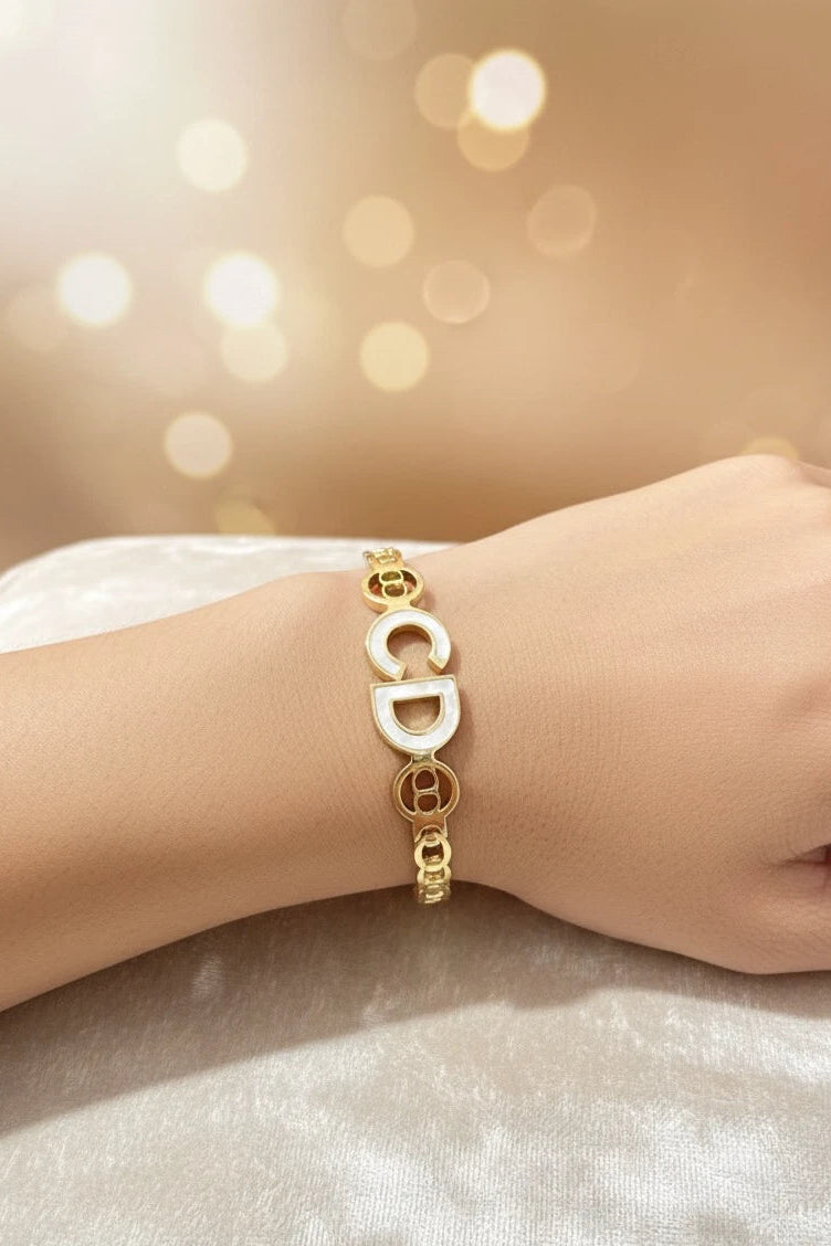 Minimal designer kada for daily wear
