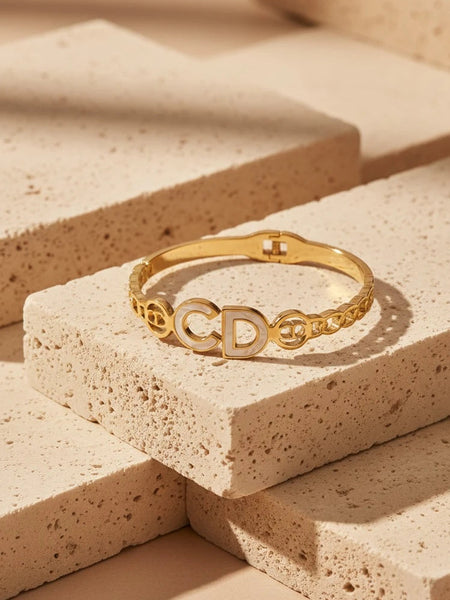 Women’s stylish stainless steel kada bracelet
