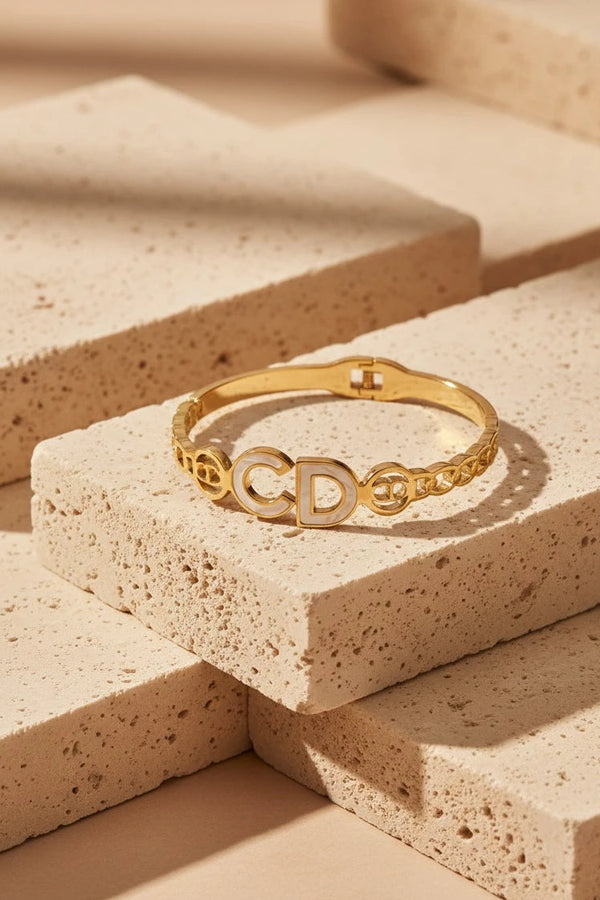 Women’s stylish stainless steel kada bracelet
