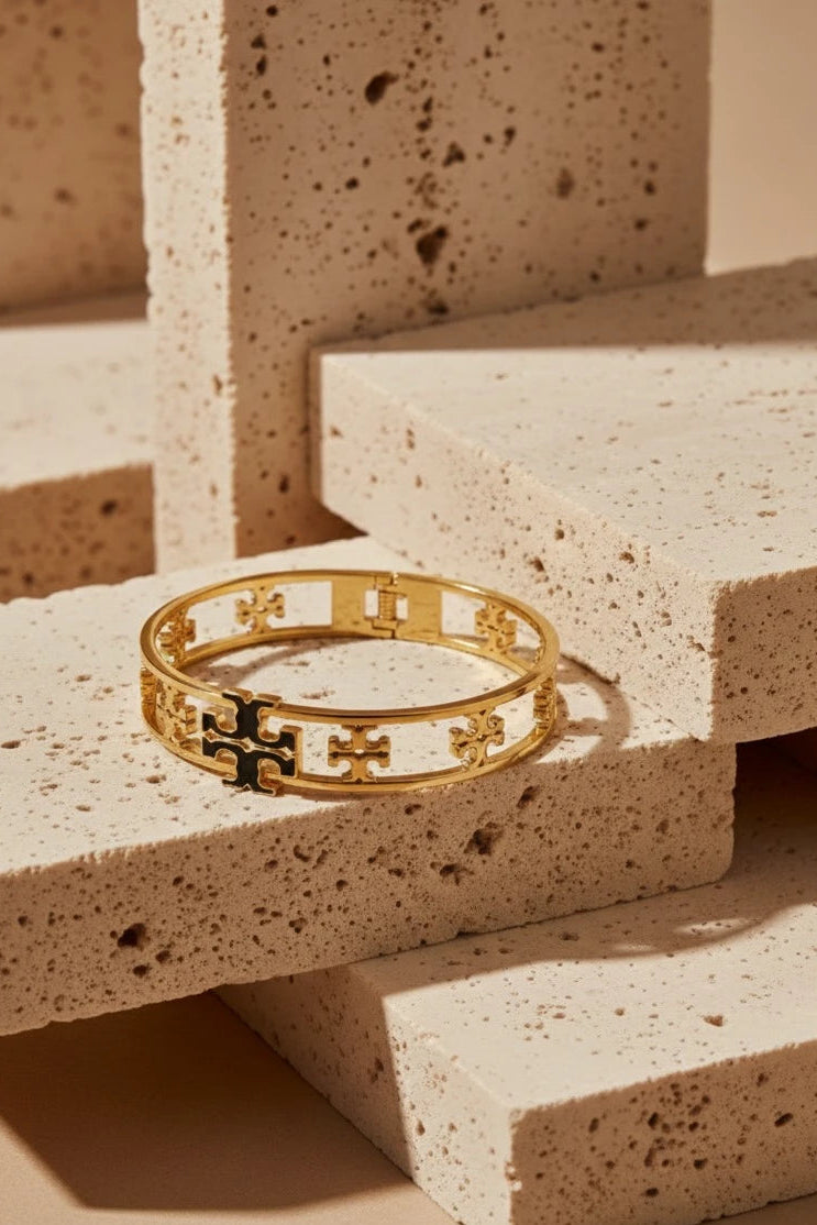 Women’s stylish stainless steel kada
