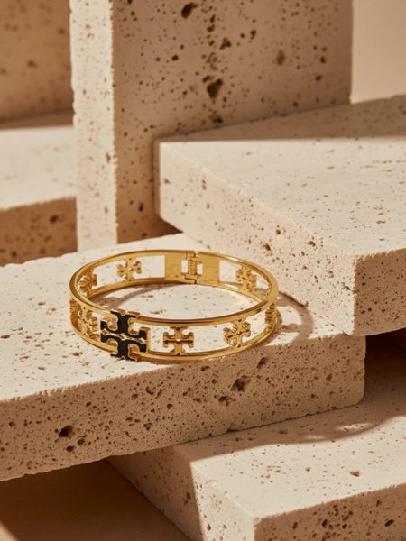 Women’s stylish stainless steel kada
