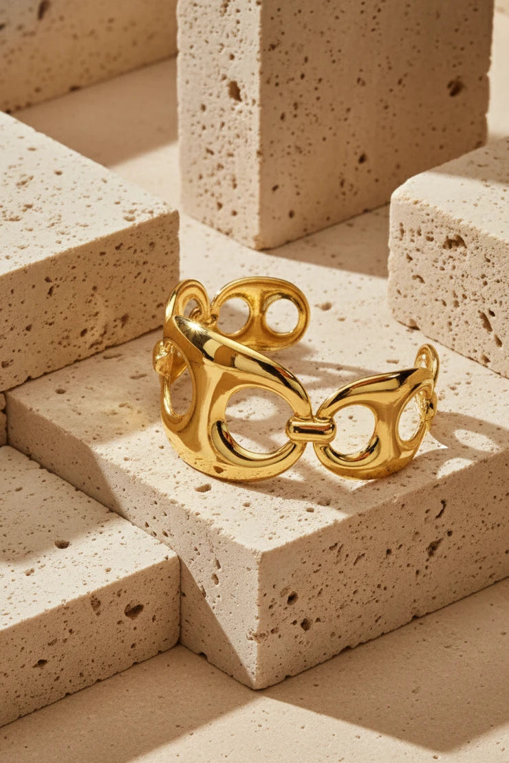 Luxury golden cuff bracelet for women
