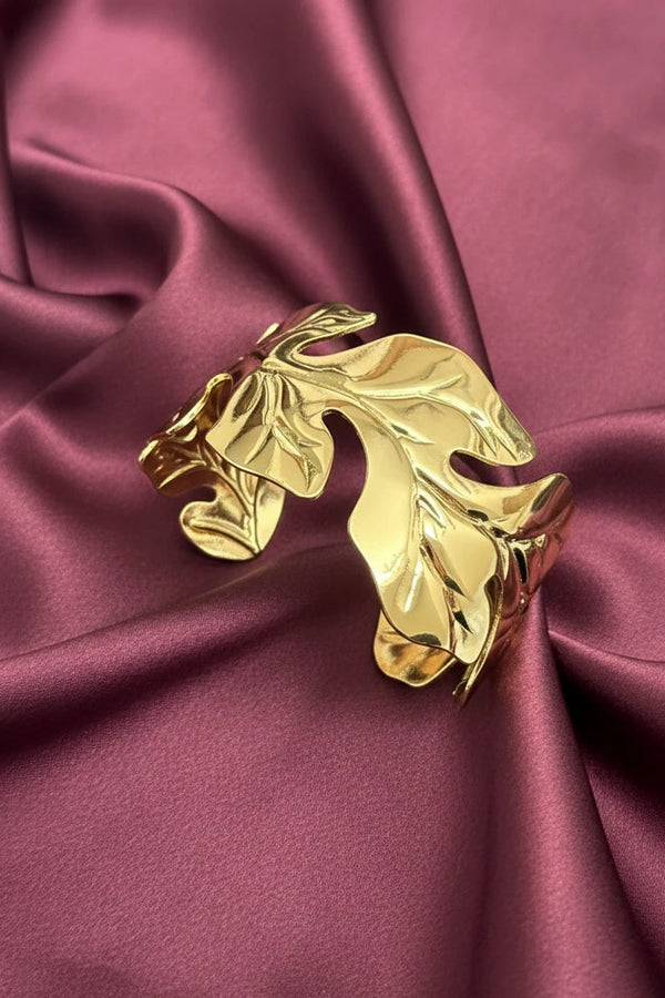 Luxury golden cuff bracelet for women
