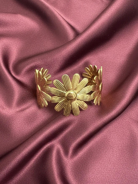 Big cuff floral bracelet design
