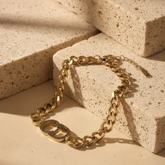 Amaura Regal Link Gold Bracelet Image