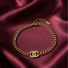 Amaura Golden Emblem Chain Bracelet