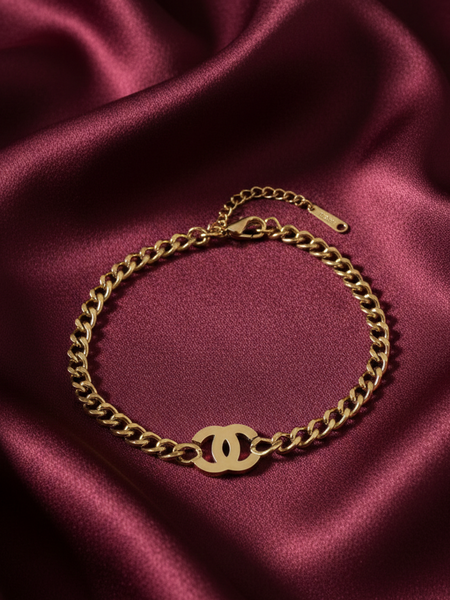 Amaura Golden Emblem Chain Bracelet