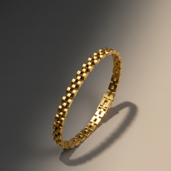 Amaura Classic Link Gold Bracelet View