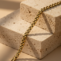 Amaura Classic Link Gold Bracelet Picture