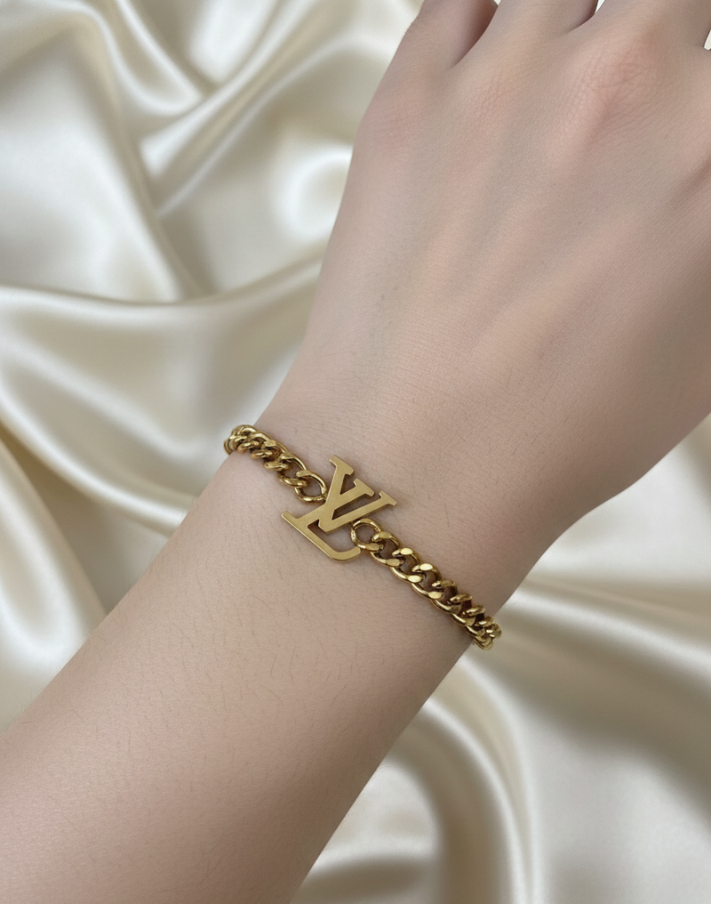 Luxe Monogram Chain Bracelet “Golden Icon Statement”