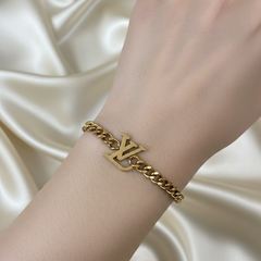 Luxe Monogram Chain Bracelet “Golden Icon Statement”