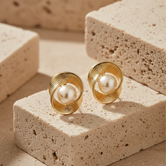 Pearl with golden Stud Image
