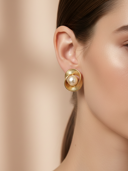 Pearl with golden Stud Earring