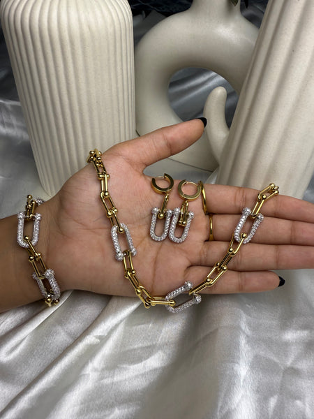 Amaura Dual-Tone Majesty Necklace Set “Golden Silver Luxe 18