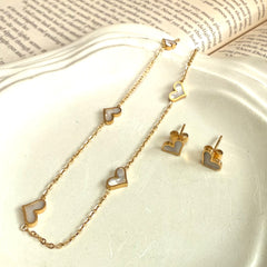 Amaura Pearlescent Gold Luxe Set “Pearl-Infused Gold Beauty”