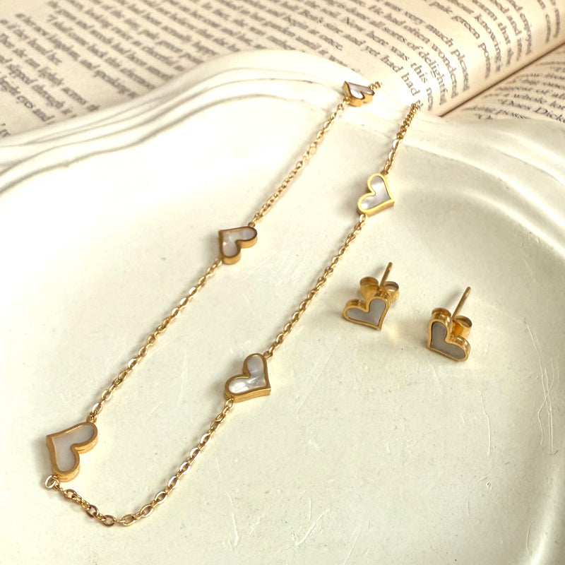 Amaura Pearlescent Gold Luxe Set “Pearl-Infused Gold Beauty”