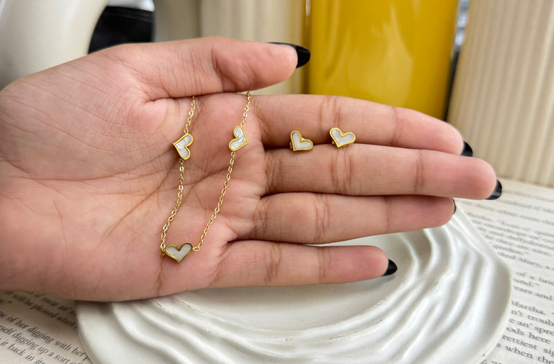 Amaura Pearlescent Gold Luxe Set “Pearl-Infused Gold Beauty”