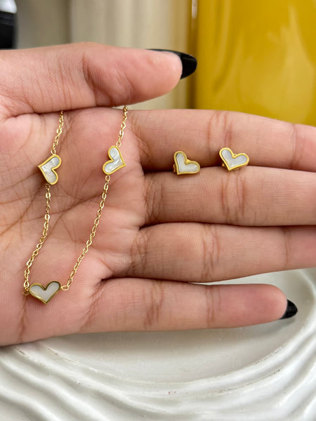 Amaura Pearlescent Gold Luxe Set “Pearl-Infused Gold Beauty”