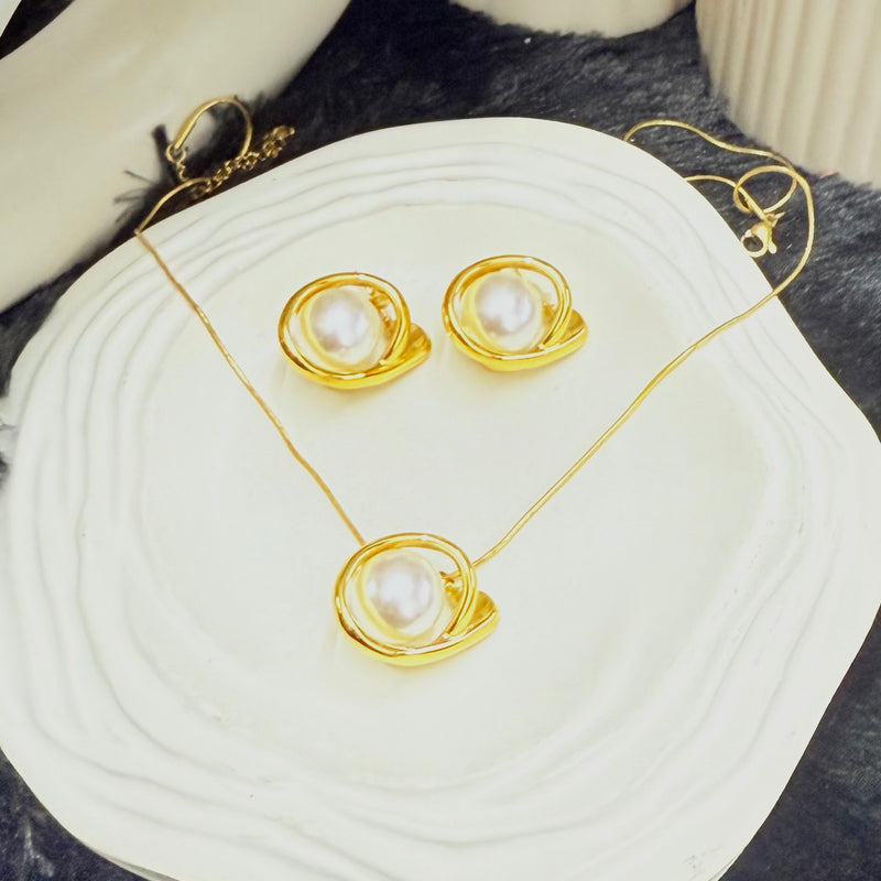 Amaura Pearlescent Gold Luxe Set “Pearl-Infused Gold Beauty”
