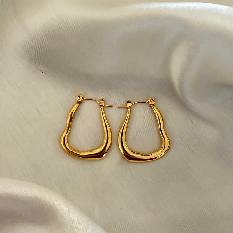 Set of hoops