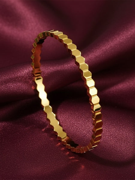Demi-fine Kada