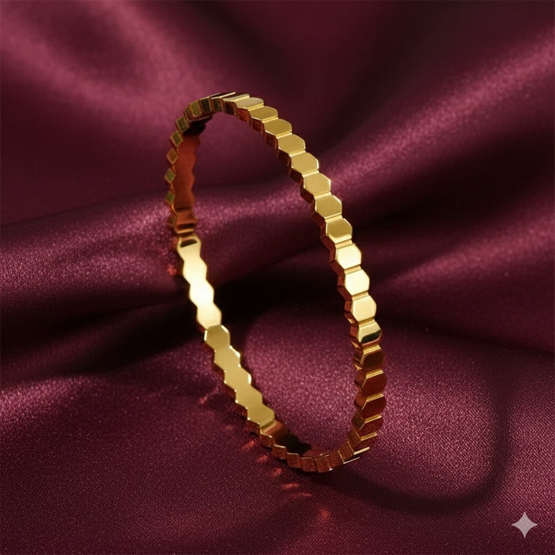 Demi-fine Kada