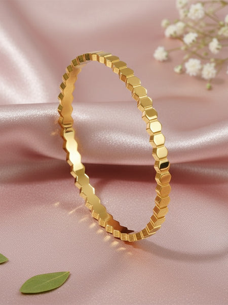 Demi-fine Kada