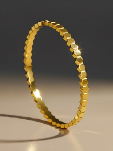Demi-fine Kada