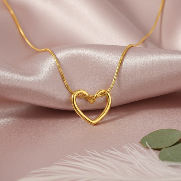 Heart Pendant with Chain / Gold Plated