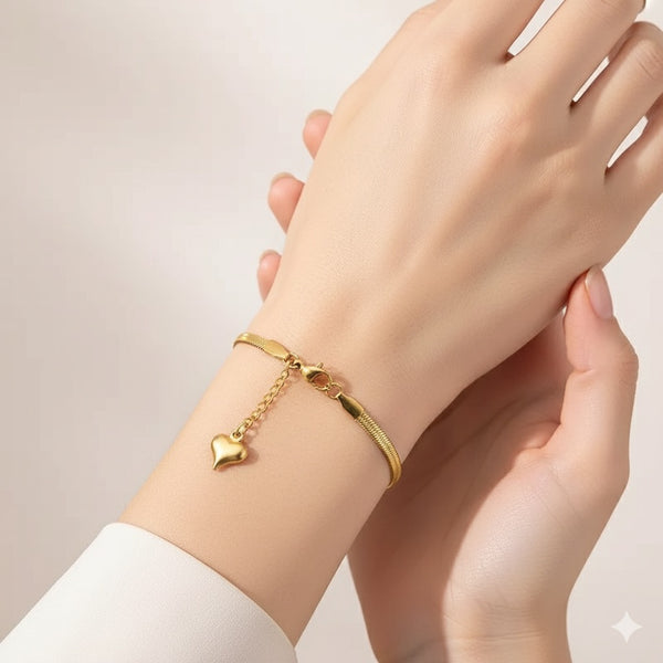 Minimal Gold Heart Charm Bracelet for Women