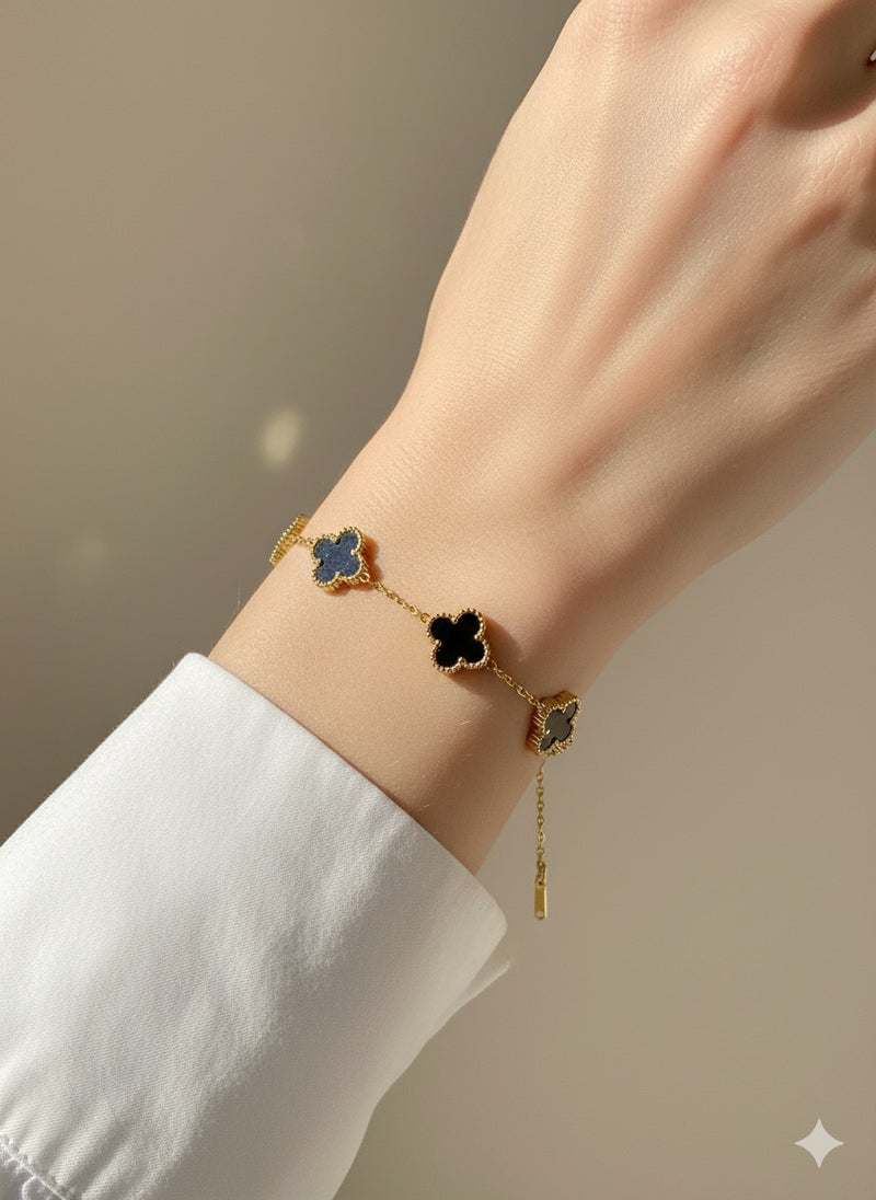Classic Gold Bow Bracelet