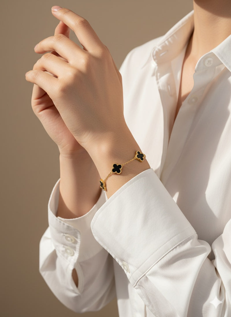 Classic Gold Bow Bracelet