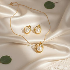 Amaura Pearlescent Gold Luxe Set “Pearl-Infused Gold Beauty”