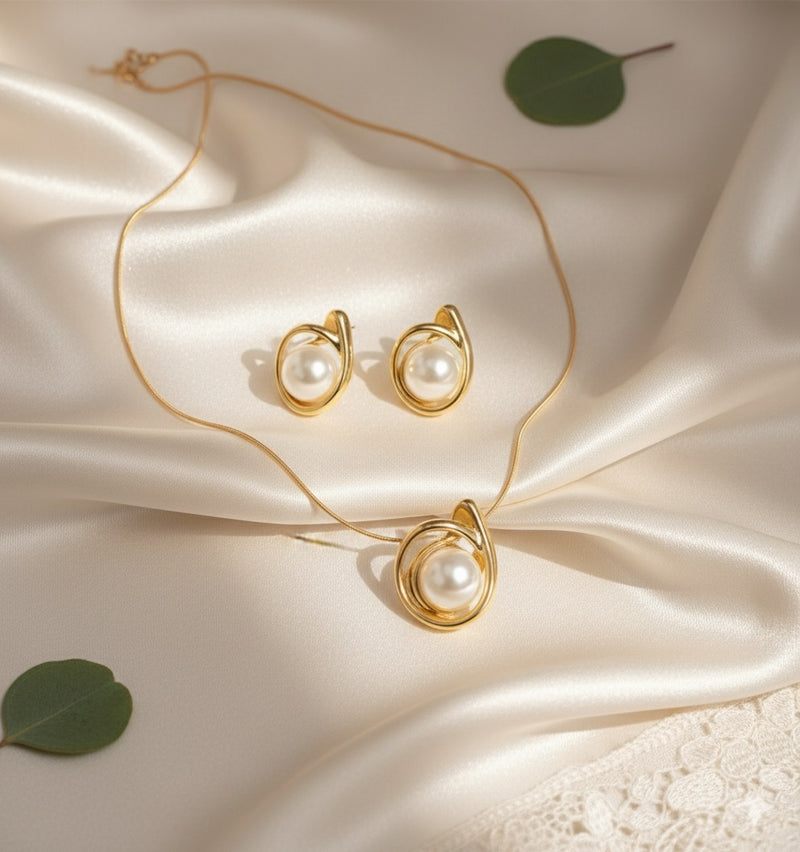 Amaura Pearlescent Gold Luxe Set “Pearl-Infused Gold Beauty”