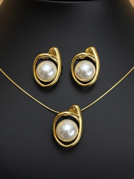 Amaura Pearlescent Gold Luxe Set “Pearl-Infused Gold Beauty”